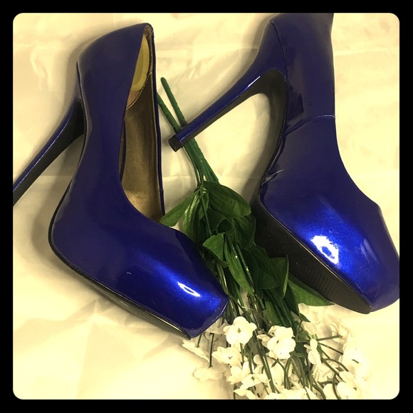 Fergie Shoes - 4 inch Fergie Pumps